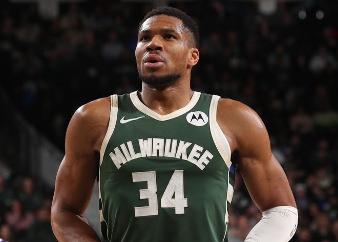 多爆炸性的 多爆炸性的